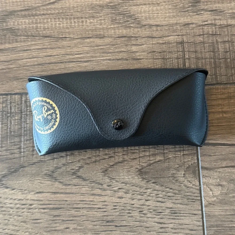 Ray Ban Luxottica Black Hard Clamshell Eyeglass Sunglasses Case Snap Closure